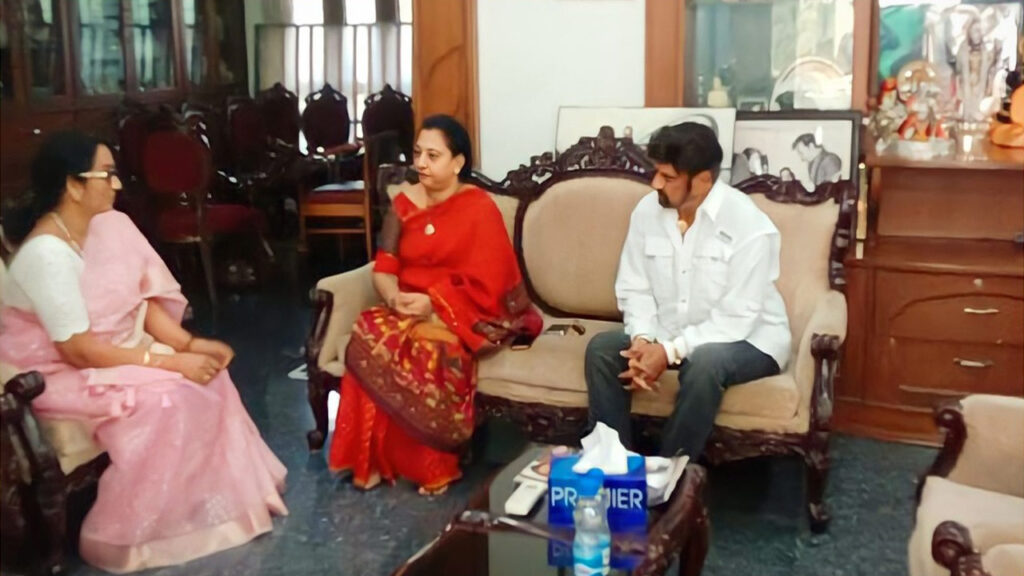 Balakrishna visits krishnam raju family