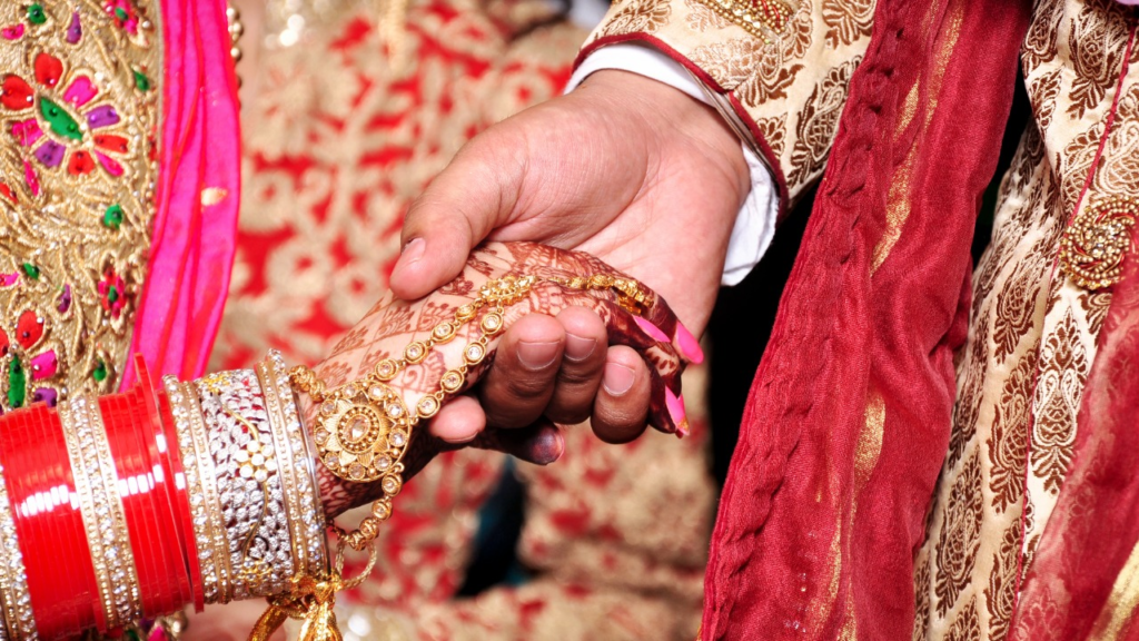 bride refused to marry groom for kissing in UP