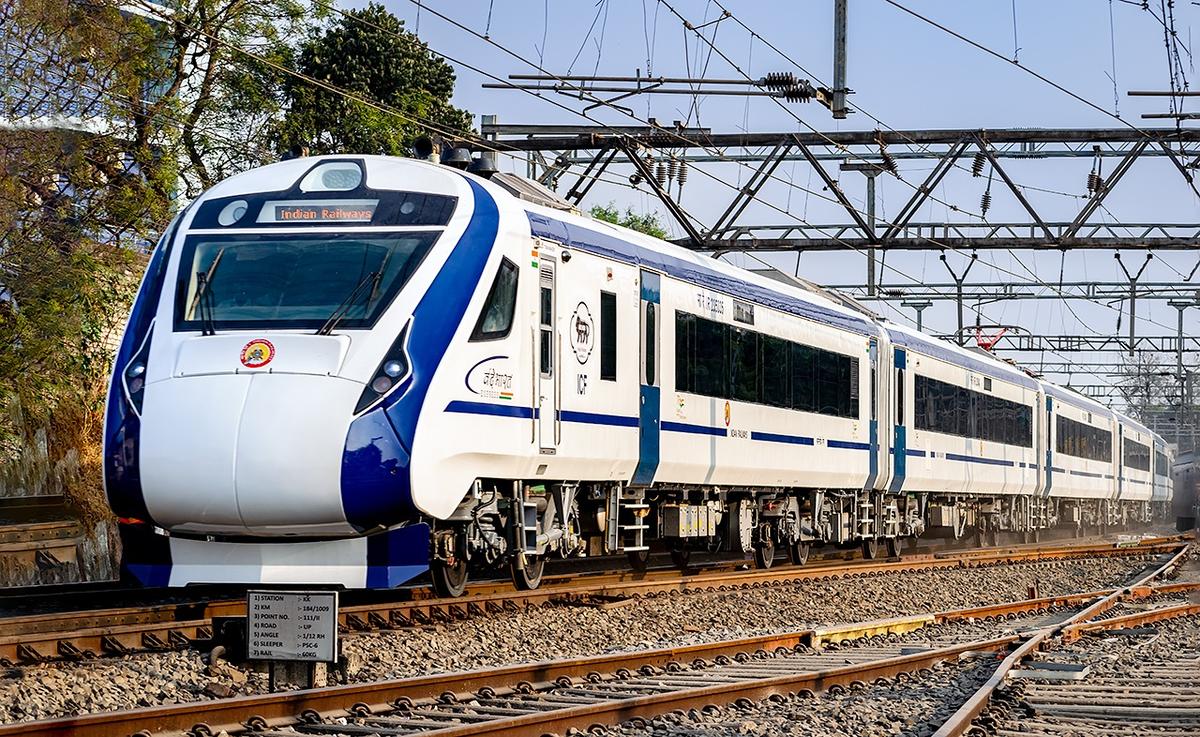 Vande Bharat Express : వందే భారత్ కు ఫుల్ డిమాండ్…  మరో ఐదుమార్గాల్లో పట్టాలెక్కనుంది