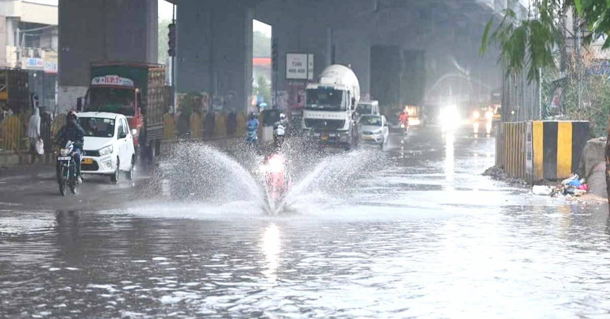 Heavy rain: దంచి కోడుతున్న వర్షం..హైదరాబాద్ కు రెడ్ అలర్ట్