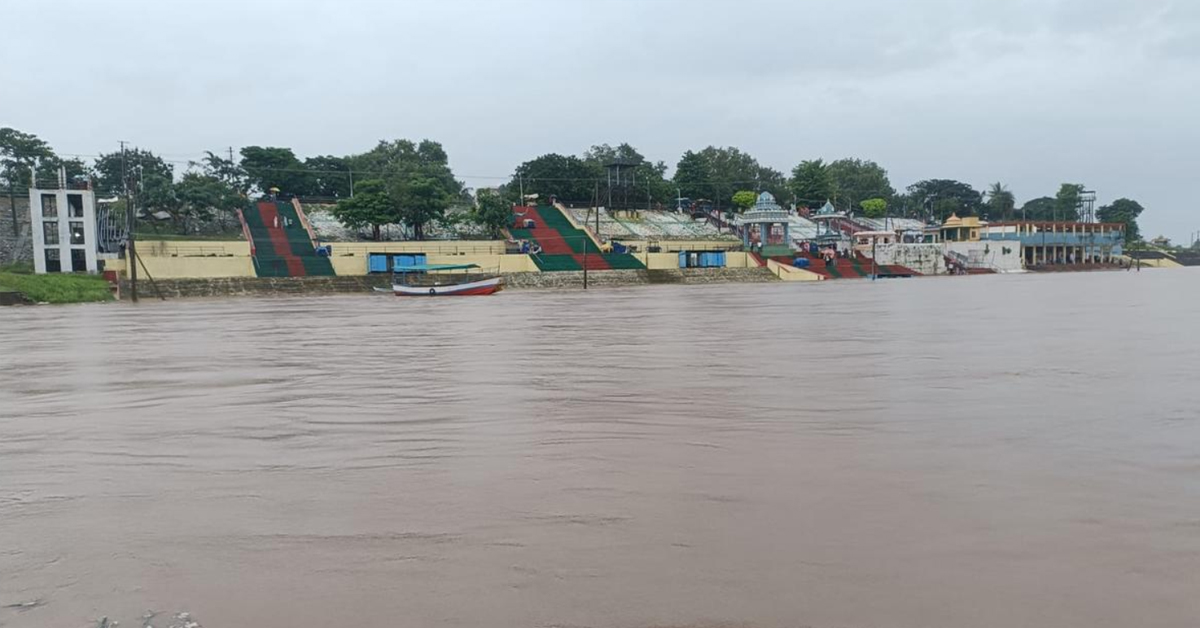 Floods : గోదావరి వరదలు.. భద్రాచలంలో అలా.. ధవళేశ్వరంలో ఇలా!