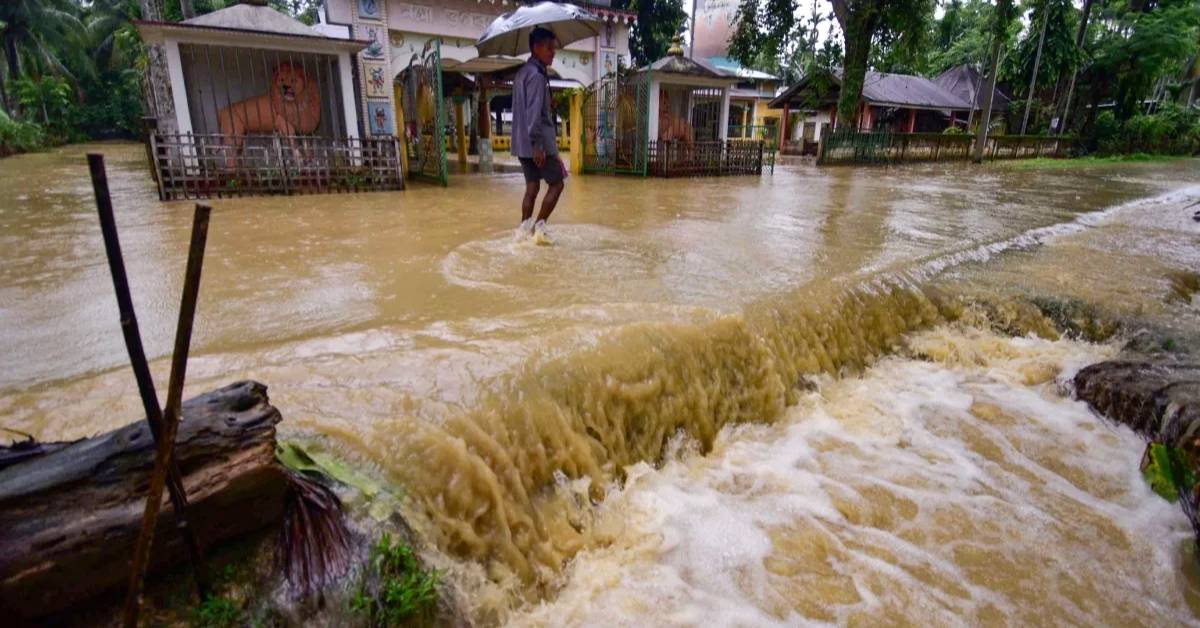 Heavy Rains : దేశవ్యాప్తంగా కుండపోత వర్షాలు.. పలుచోట్ల రెడ్ అలర్ట్ జారీ