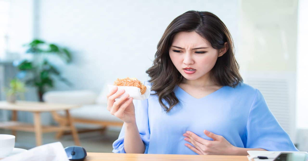 Useful Tips: గుండెల్లో మంటగా ఉందా..? ఈ ఫుడ్స్ కారణం కావచ్చు..!