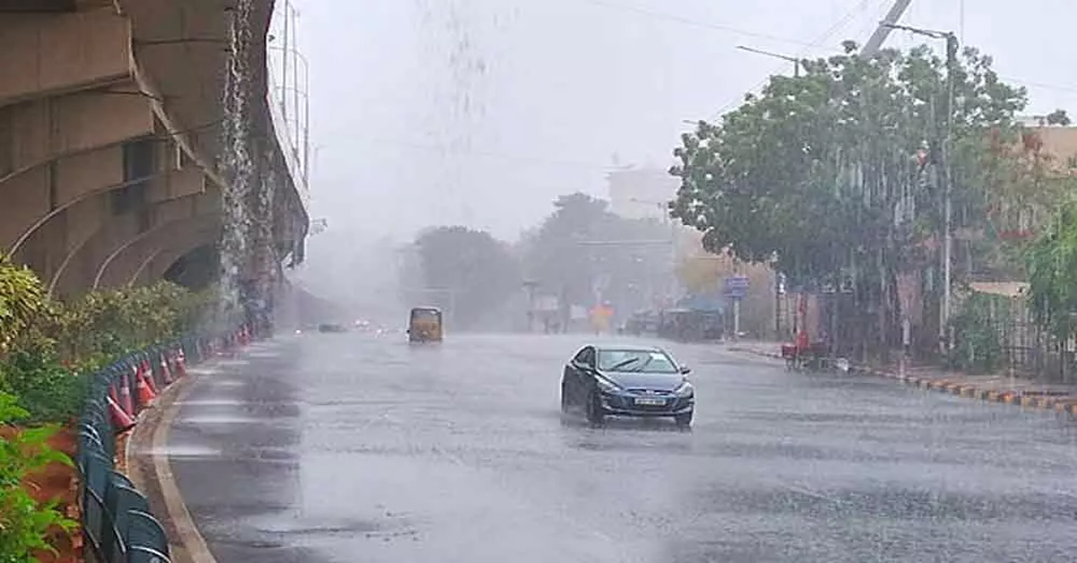 Telangana Weather: రెండు రోజులు భారీ వర్షాలు.. ఈ జిల్లాల్లో ఆరెంజ్ అలెర్ట్ జారీ