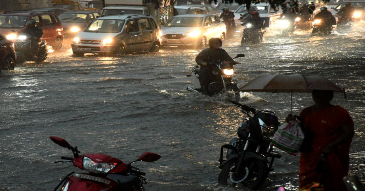 Hyderabad Rains: మీ ఏరియాలో నీళ్లు నిలిచిపోతే ఈ నెంబర్లకు కాల్ చేయండి