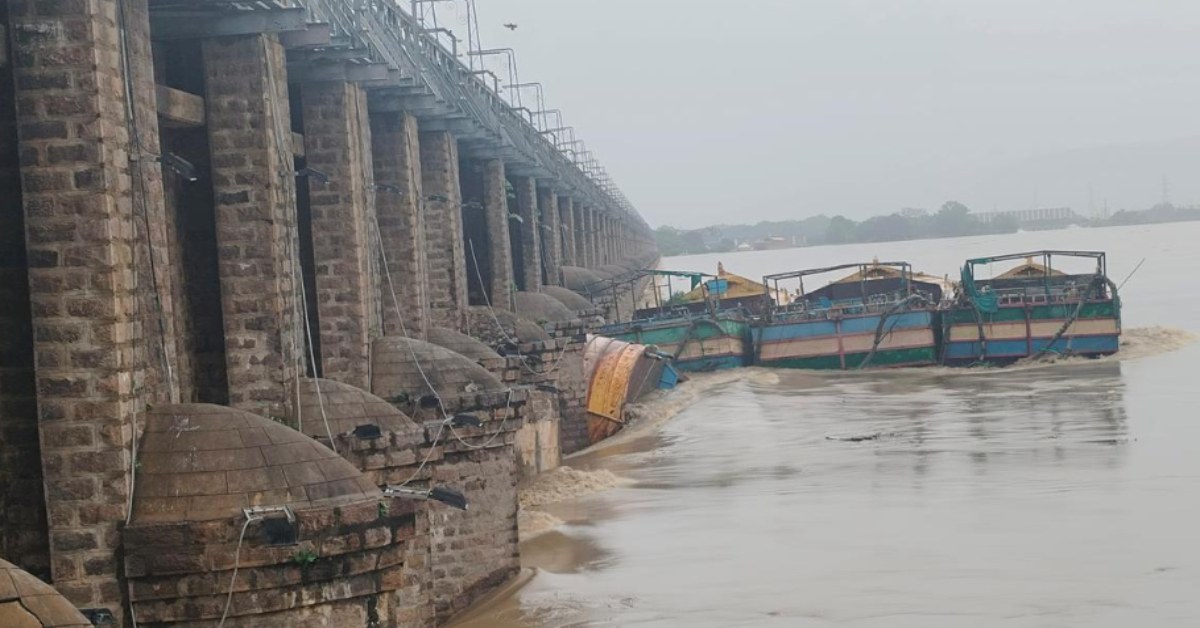 Prakasam Barrage: కృష్ణమ్మా ఉగ్రరూపం, బ్యారేజ్ గేట్ ధ్వంసం