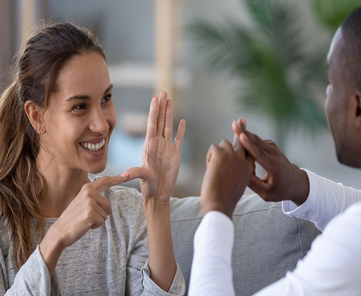 SIGN LANGUAGE DAY: చులకనగా చూసిన భాష?