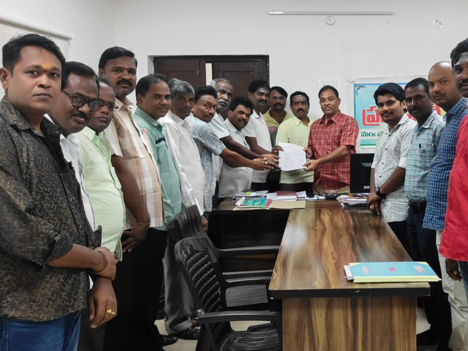 పొట్టి శ్రీరాములు పేరు మార్చొద్దని తహసీల్దార్‌కు వినతి