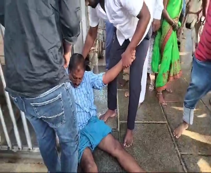 రాజన్న సన్నిధిలో వైద్య సేవల కొరత