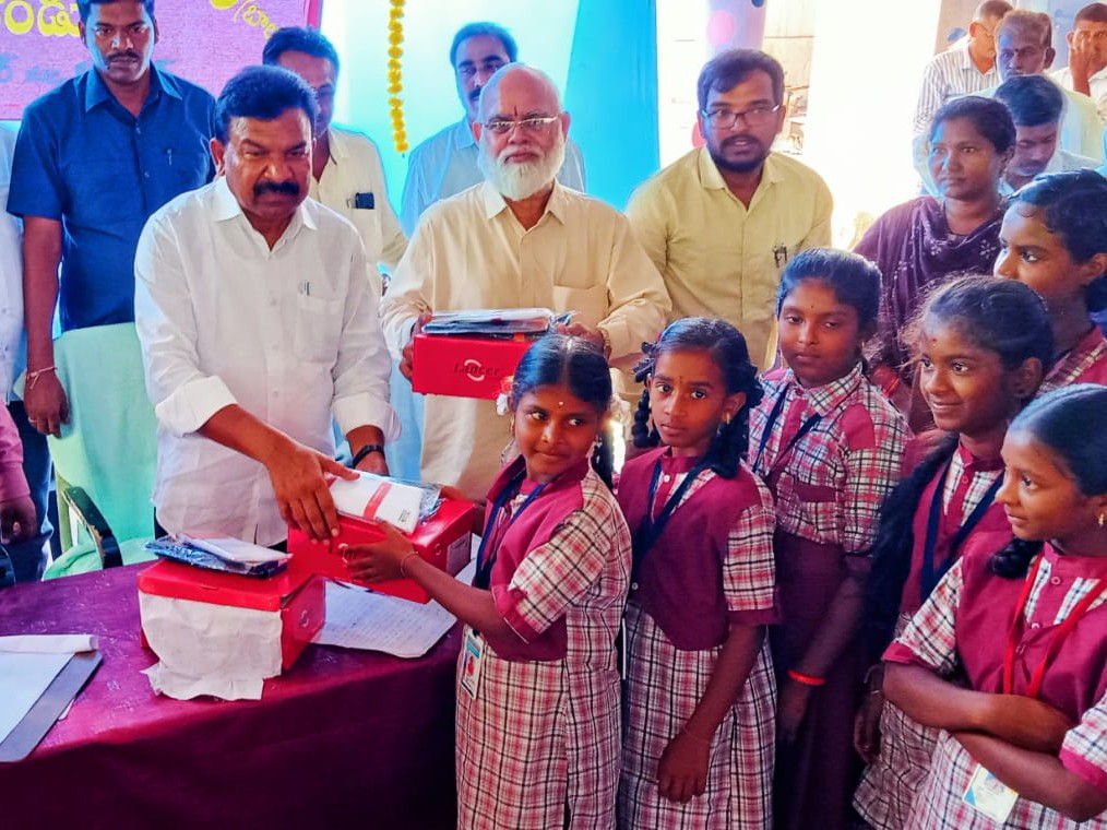 ఉపాధ్యాయులే విద్యార్థులను తీర్చిదిద్దాలి: ఎమ్మెల్యే