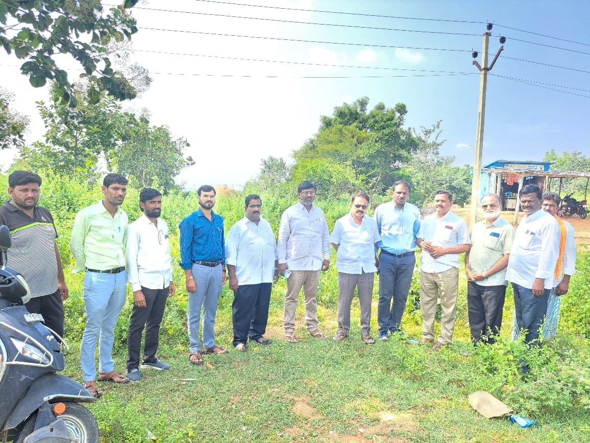 ప్రభుత్వ డిగ్రీ కళాశాల వద్ద బస్సు షెల్టర్  ఏర్పాటు చర్యలు