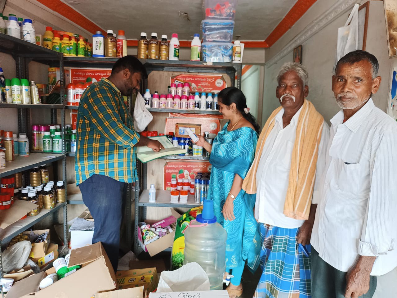 ‘నాణ్యమైన ఎరువులను అందించాలి’
