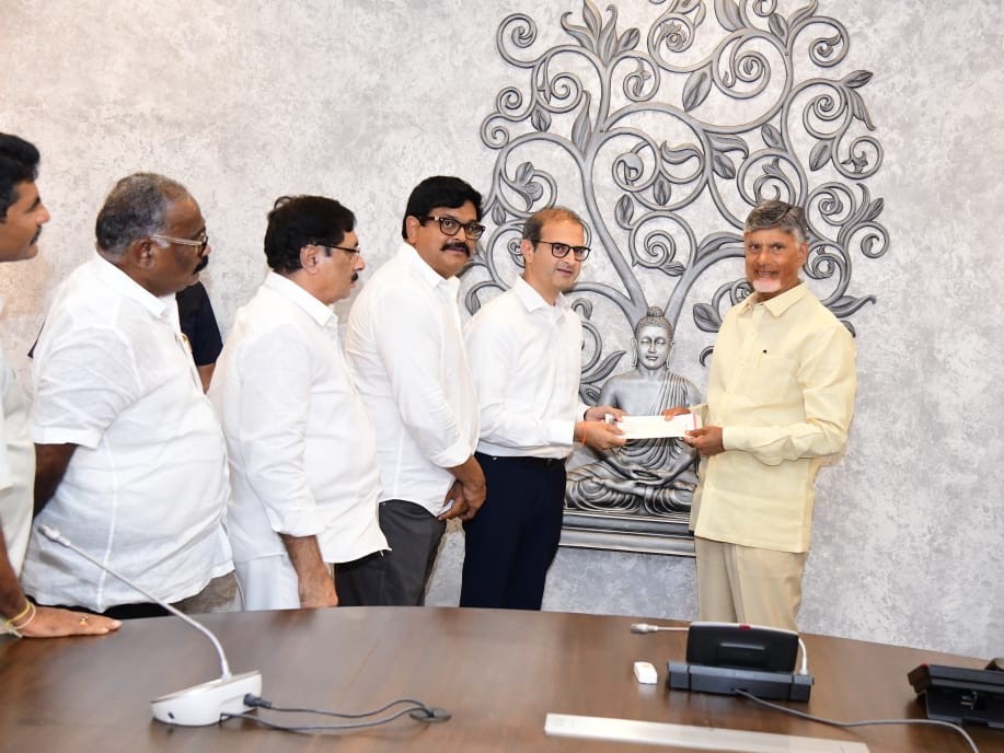 వరద బాధితుల కోసం CMRFకు విరాళం