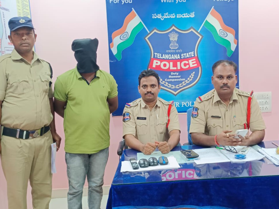 బెదిరించి డబ్బులు వసూలు చేస్తున్న విలేకరి అరెస్ట్