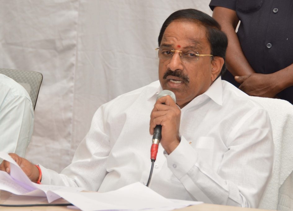 అధికారుల తీరుపై మంత్రి తుమ్మల ఫైర్