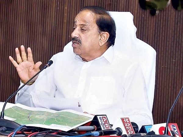 మున్నేరు రక్షణ గోడల నిర్మాణంలో మార్పులు