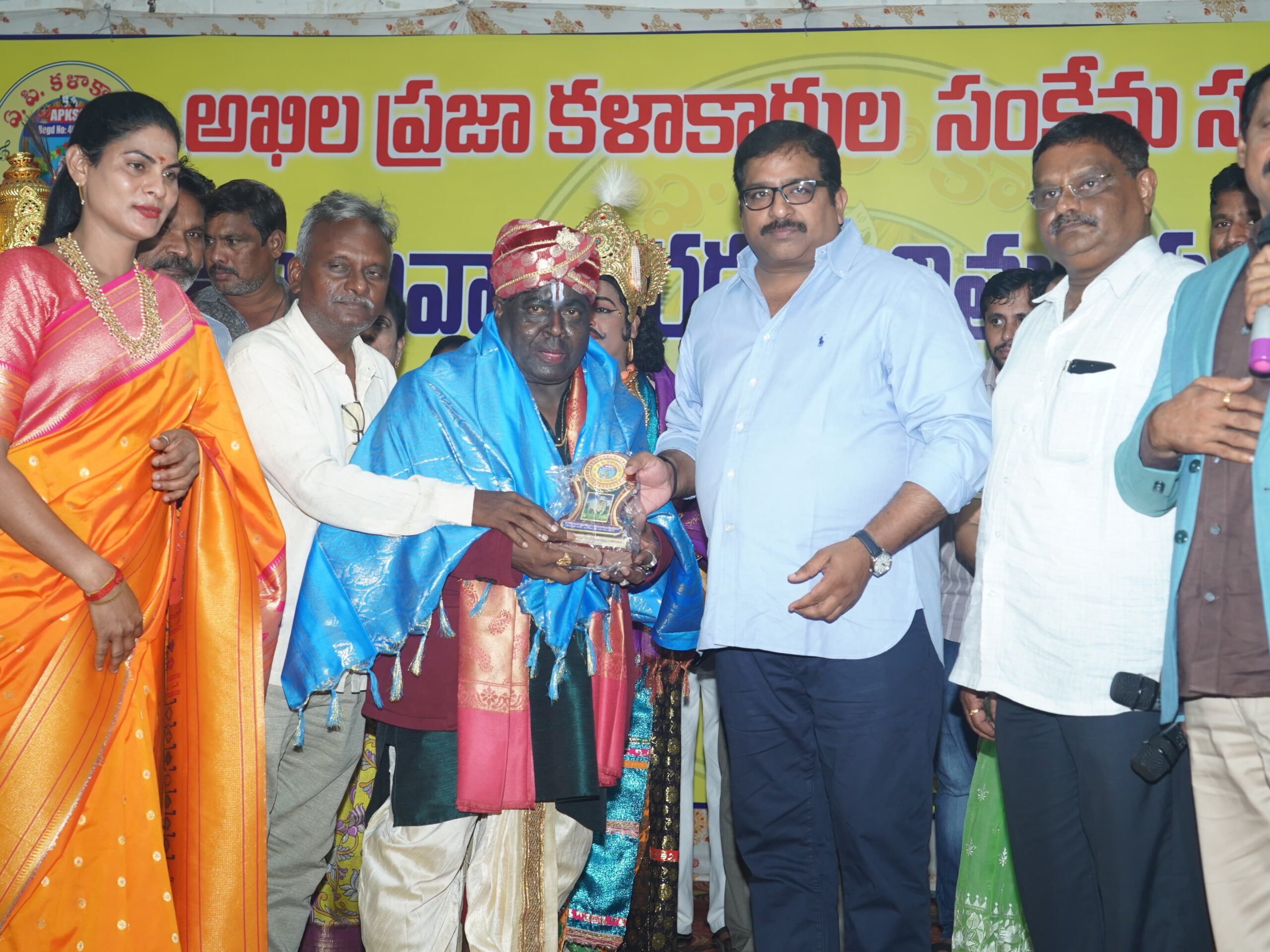 వరద బాధితులను ఆదుకోవాలి