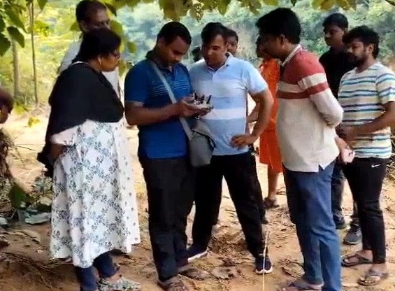 MBBS విద్యార్థి కోసం డ్రోన్‌తో గాలింపు