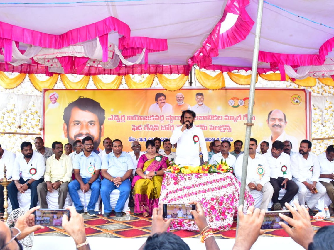 ‘ఎమ్మెల్యే చేతుల మీదుగా టోర్నమెంట్ ప్రారంభోత్సవం’