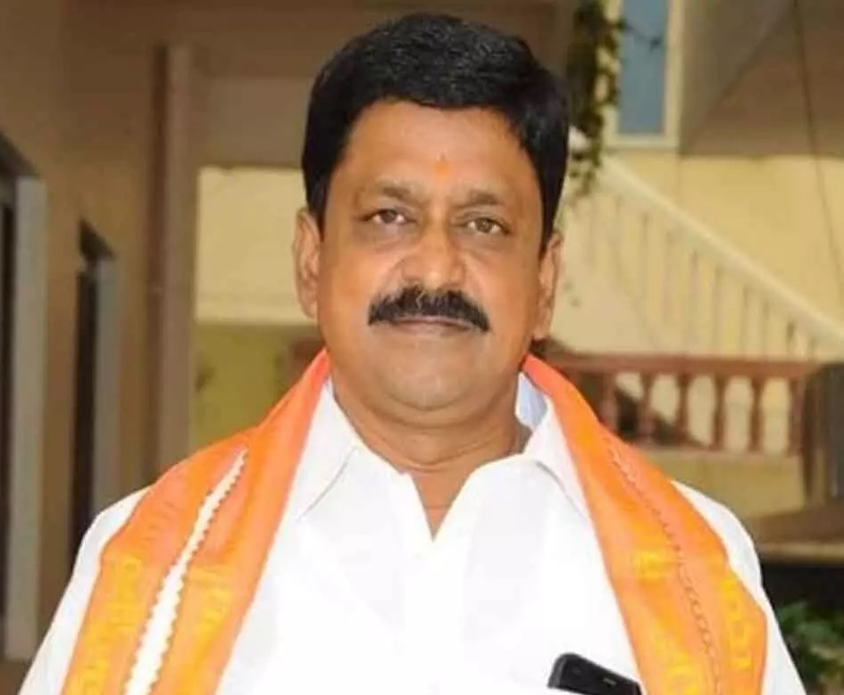 సంతకం చేసే జగన్ తిరుమల వెళ్లాలి: పయ్యావుల