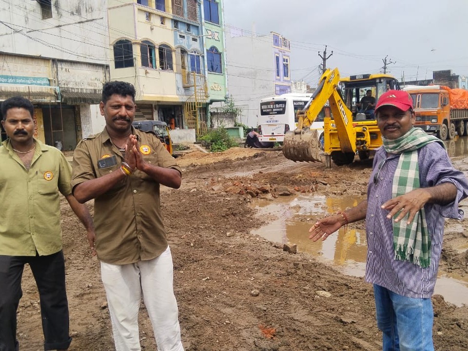 ‘అధ్వాన్నంగా అంతర్రాష్ట్ర రహదారి’