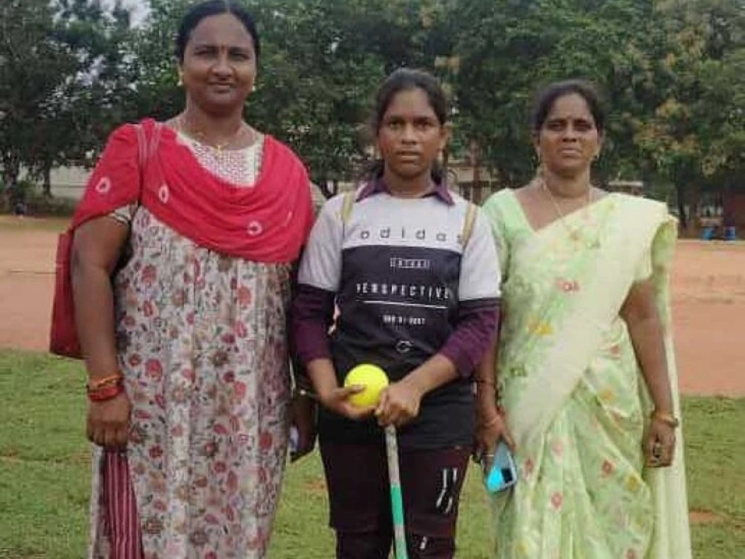 రాష్ట్ర స్థాయి సాఫ్ట్ బాల్ పోటీలకు గణపవరం విద్యార్థిని ఎంపిక