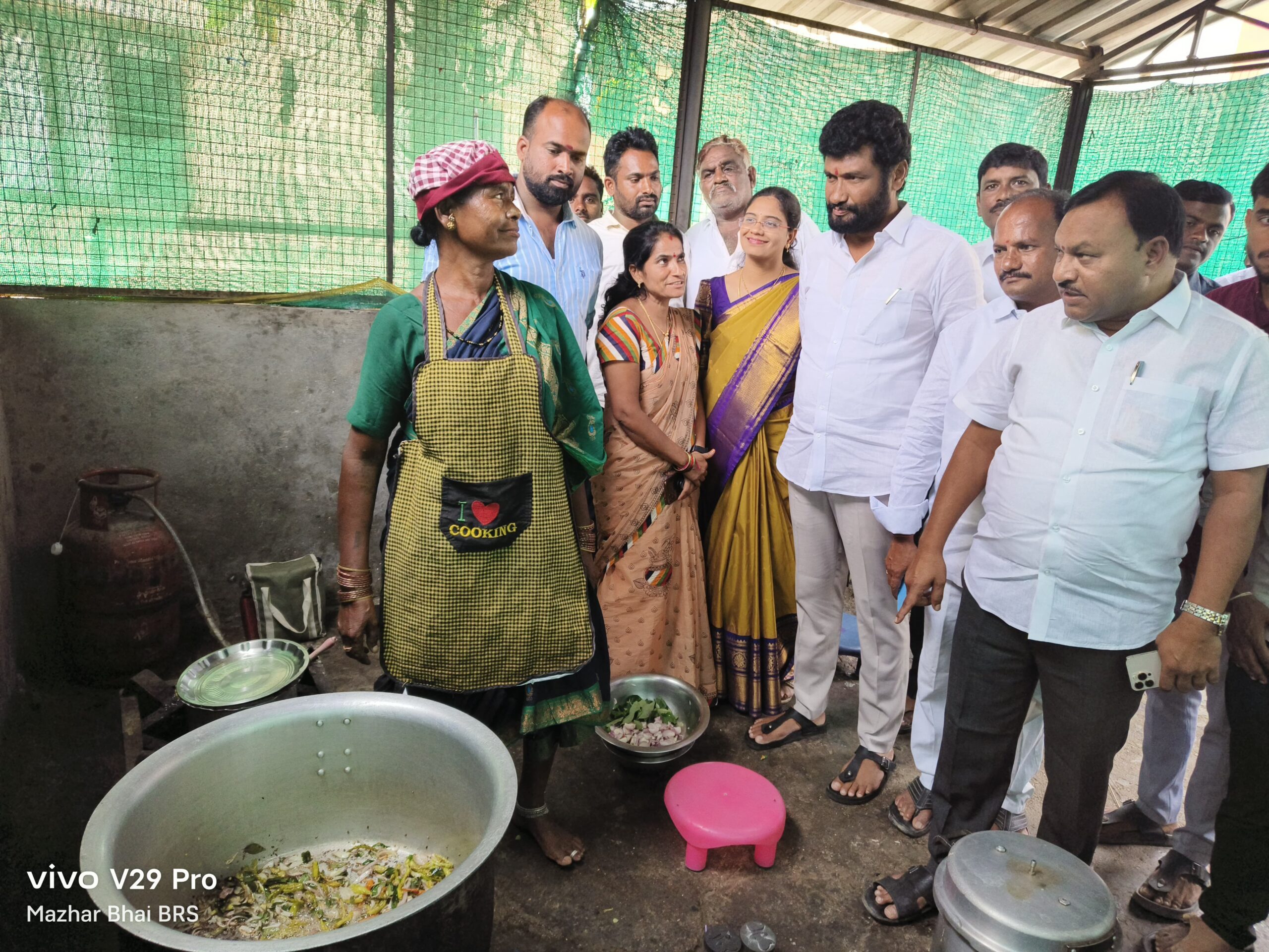 ప్రభుత్వ పాఠశాలను సందర్శించిన ఎమ్మెల్యే అనిల్ జాదవ్