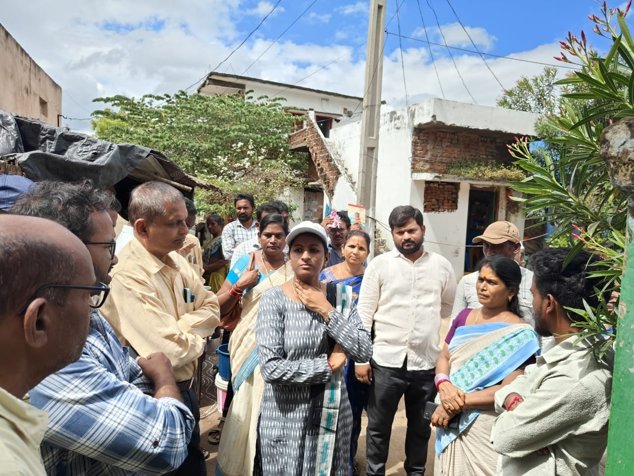 సమస్యలు తెలుసుకున్న కమిషనర్