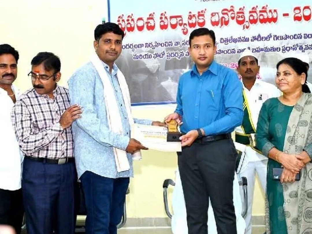 వైల్డ్ లైఫ్ విభాగంలో అవార్డు అందుకున్న కిషోర్