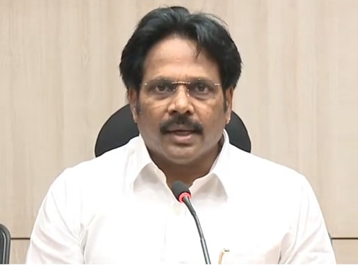 వైసీపీ నేత నివాసంలో ఈడీ సోదాలు