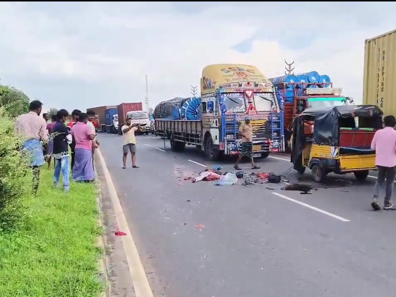 ఆటో ను ఢీకొట్టిన లారీ.. ఒకరు మృతి