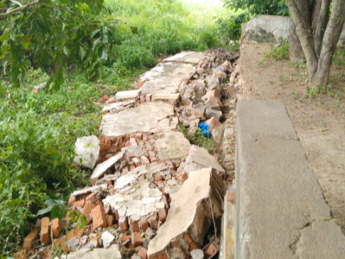 శిథిలావస్థలో కొత్త బసవాపురం పాఠశాల