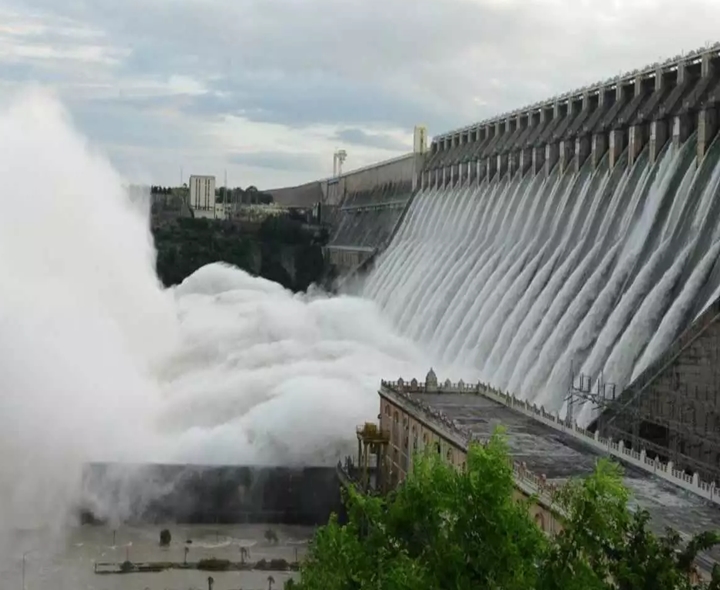 నాగార్జునసాగర్ 18 గేట్లు ఎత్తివేత