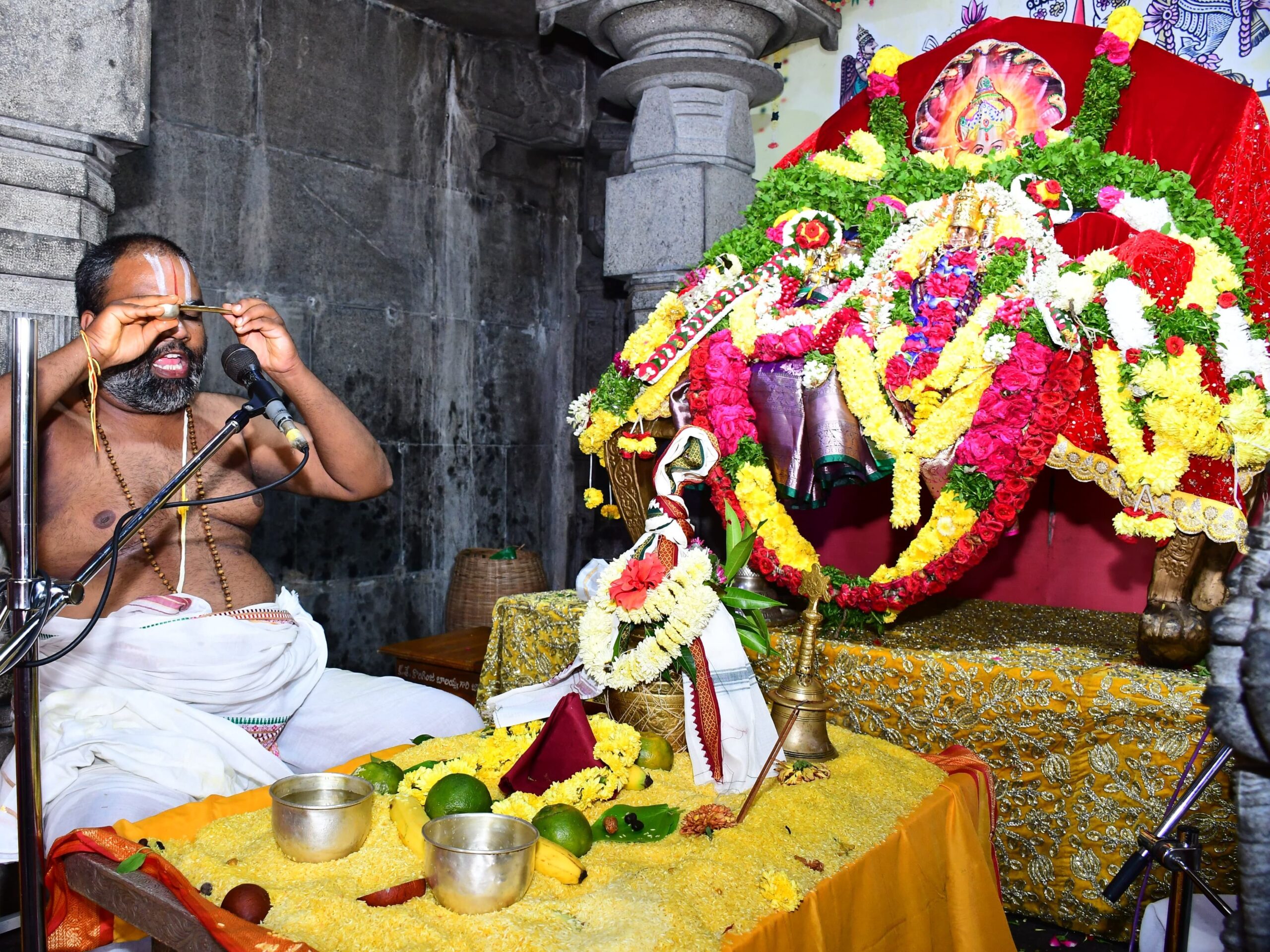 వైభవంగా యాదాద్రి స్వామివారి నిత్య కళ్యాణం