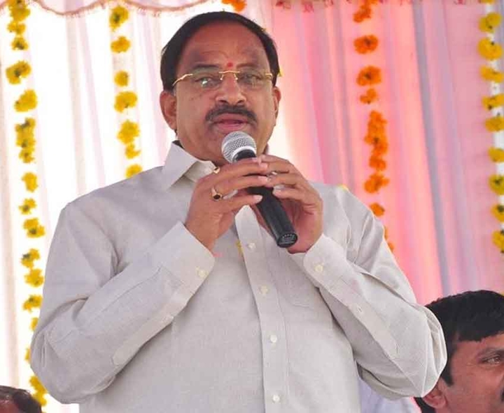 ‘రైతుబంధు పేరుతో పథకాలు అటకెక్కించారు’