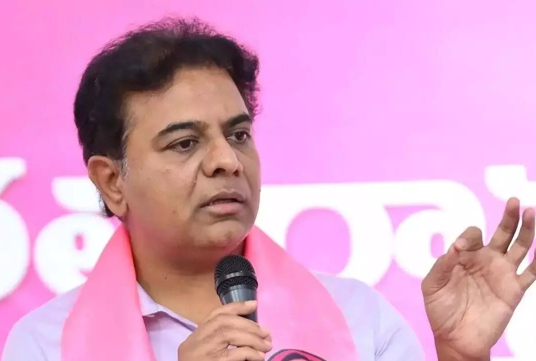 రేవంత్ రెడ్డి, బండి సంజయ్ రహస్య మిత్రులు: KTR