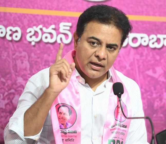 హైడ్రా నిబంధనలు పేదలకే వర్తిస్తాయా?: KTR