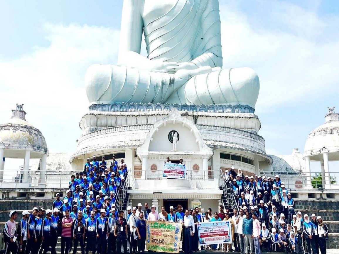 అమరావతిని సందర్శించిన కాశ్మీర్‌కు చెందిన యువత