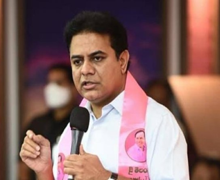 ఫామ్‌హౌస్‌లో 7 లీటర్ల మద్యం స్వాధీనం