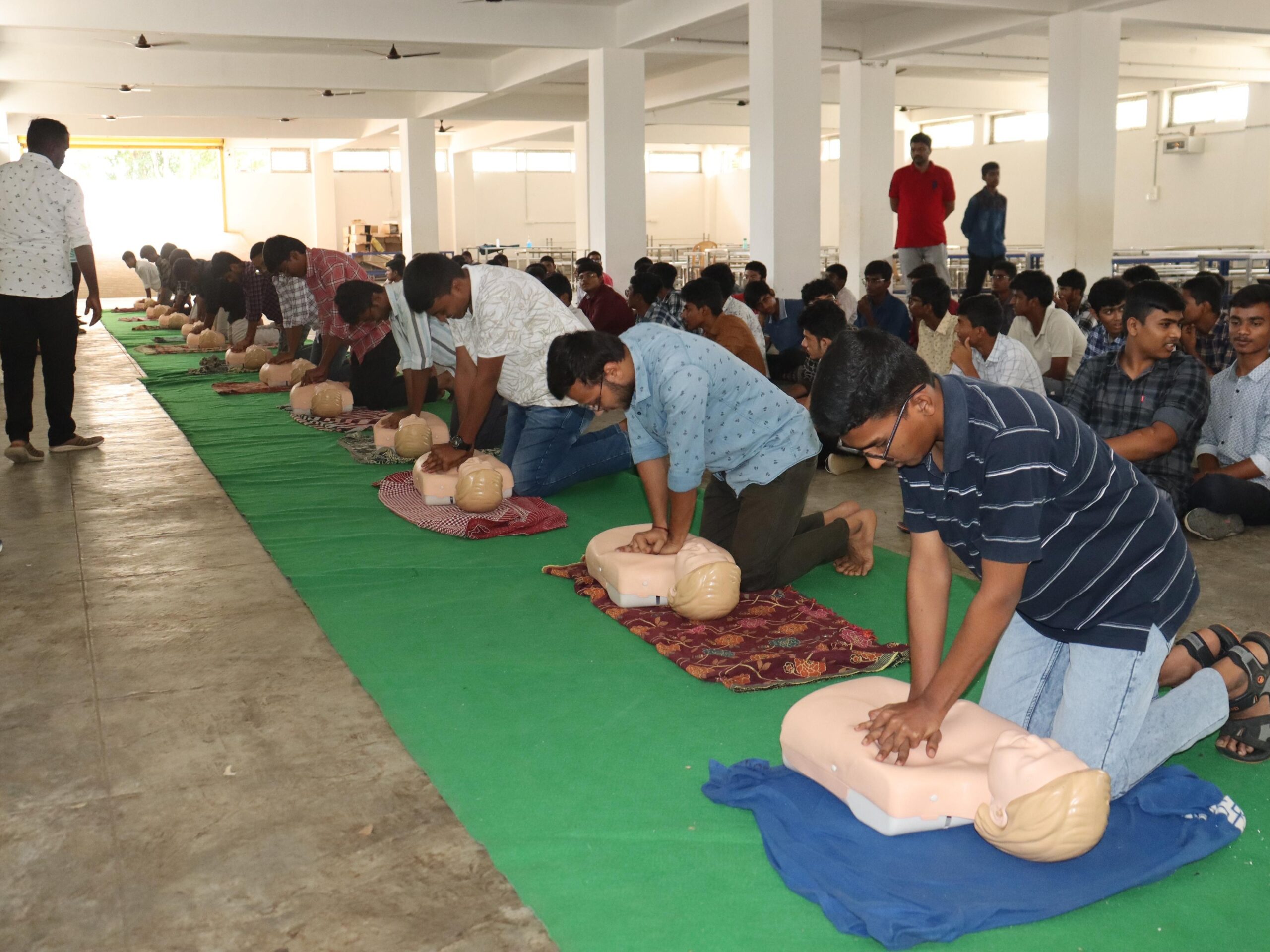 విద్యార్థులకు సీపీఆర్‌పై శిక్షణ