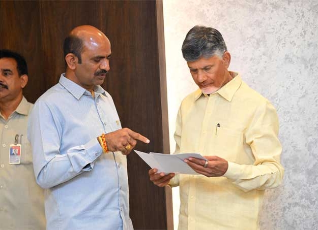 సీఎం చంద్రబాబును కలిసిన ఎంపీ కలిశెట్టి