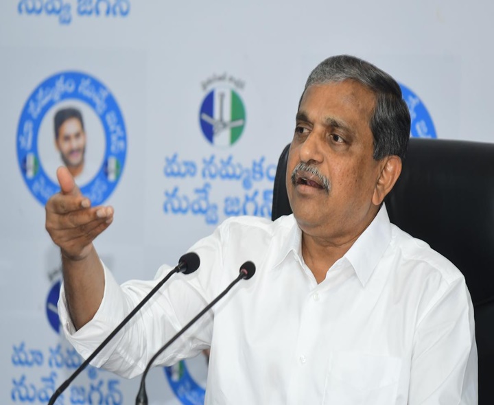 సజ్జలను నిలదీసిన వైసీపీ కార్యకర్తలు