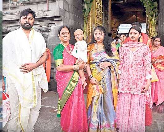 శ్రీవారి సన్నిధిలో మంత్రి కొండాసురేఖ