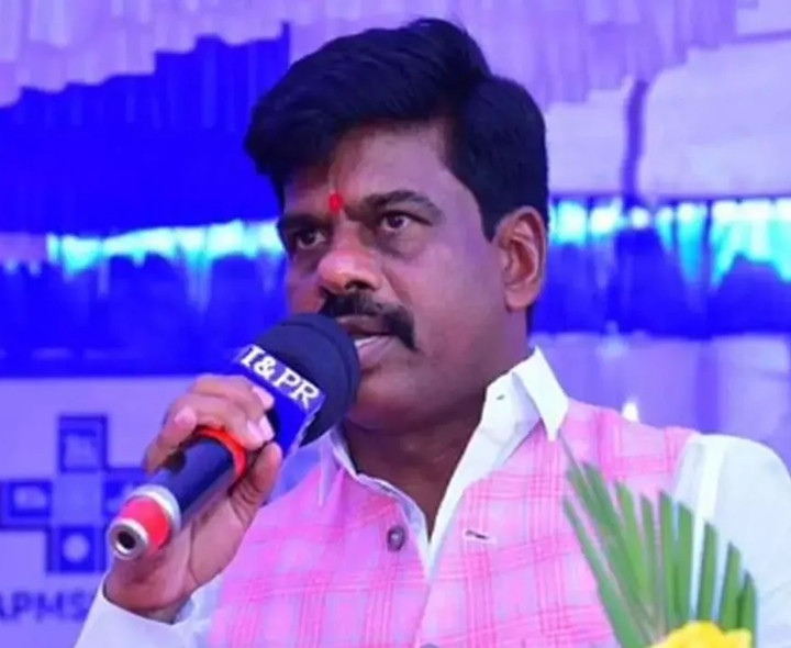 వైసీపీ మాజీ ఎంపీ గోరంట్ల మాధవ్‌పై ఫిర్యాదు