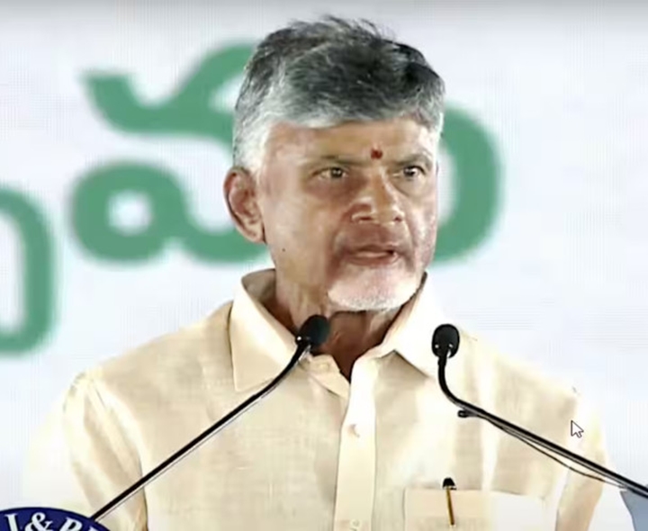 ‘ఐదేళ్లలో గుంతలు తవ్వారు, గోతులు పెట్టారు’