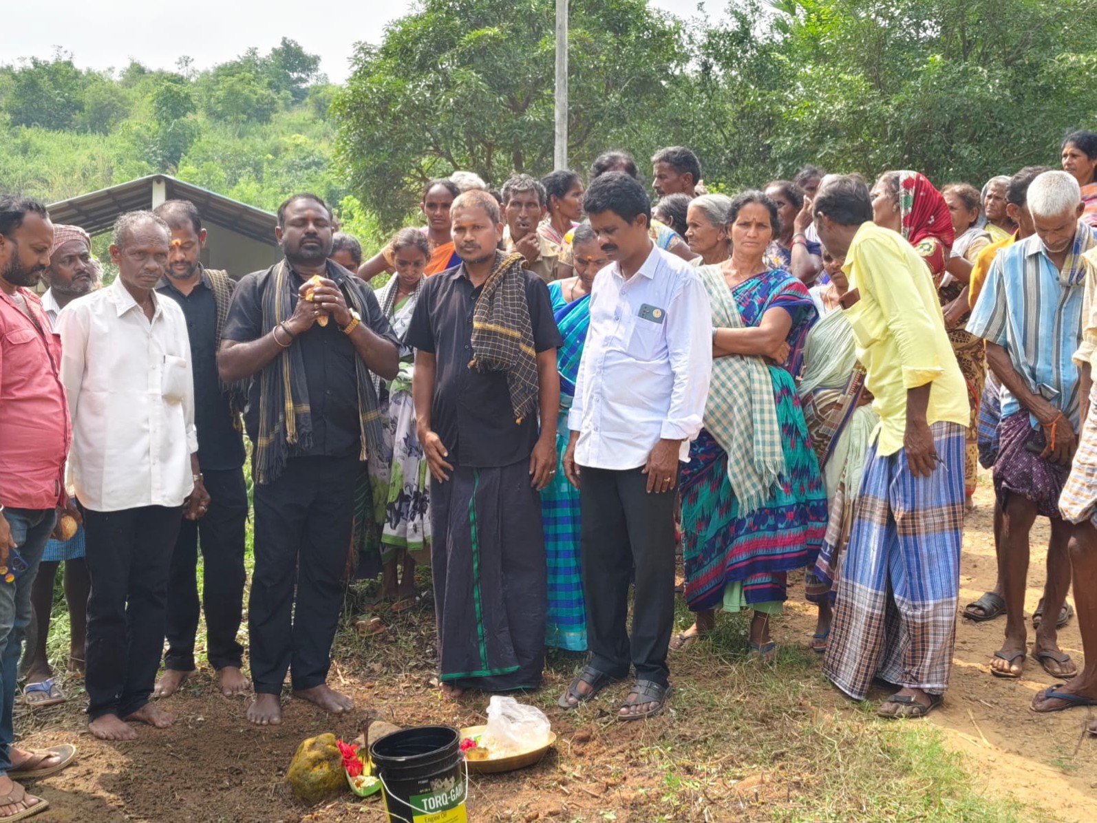 ‘సీసీ రోడ్డు నిర్మాణ పనులు ప్రారంభం’