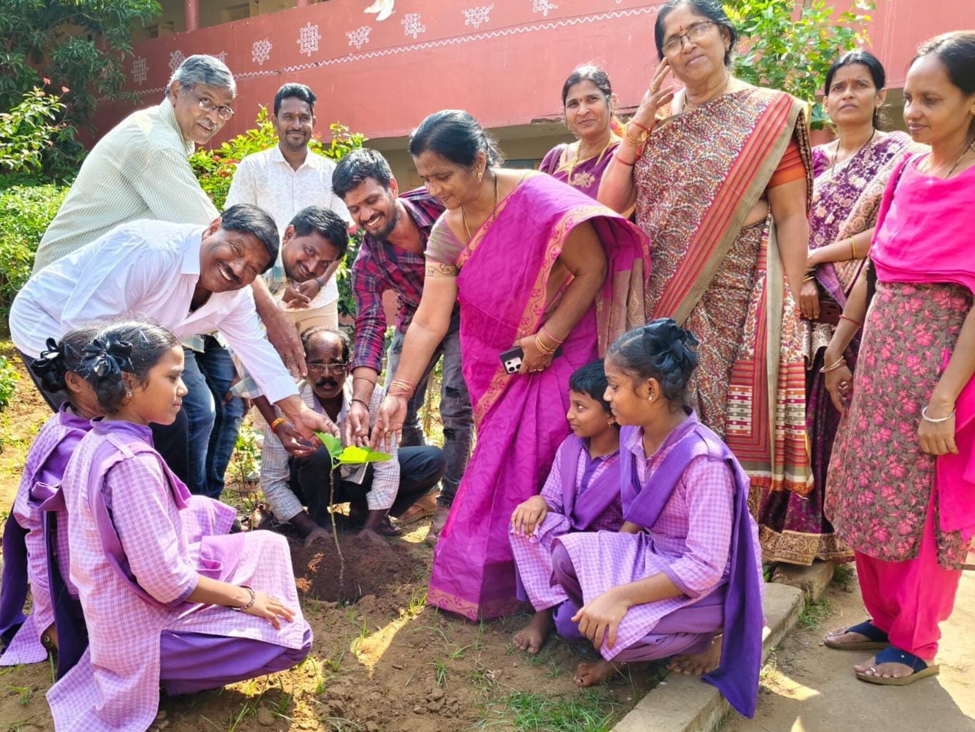 పర్యావరణం పరిరక్షించేందుకు కృషి చేయాలి