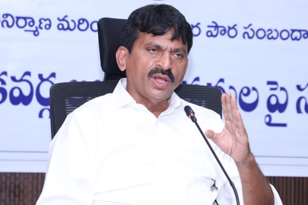 త్వరలో ఆటమ్‌బాంబ్ పేలబోతోంది: పొంగులేటి