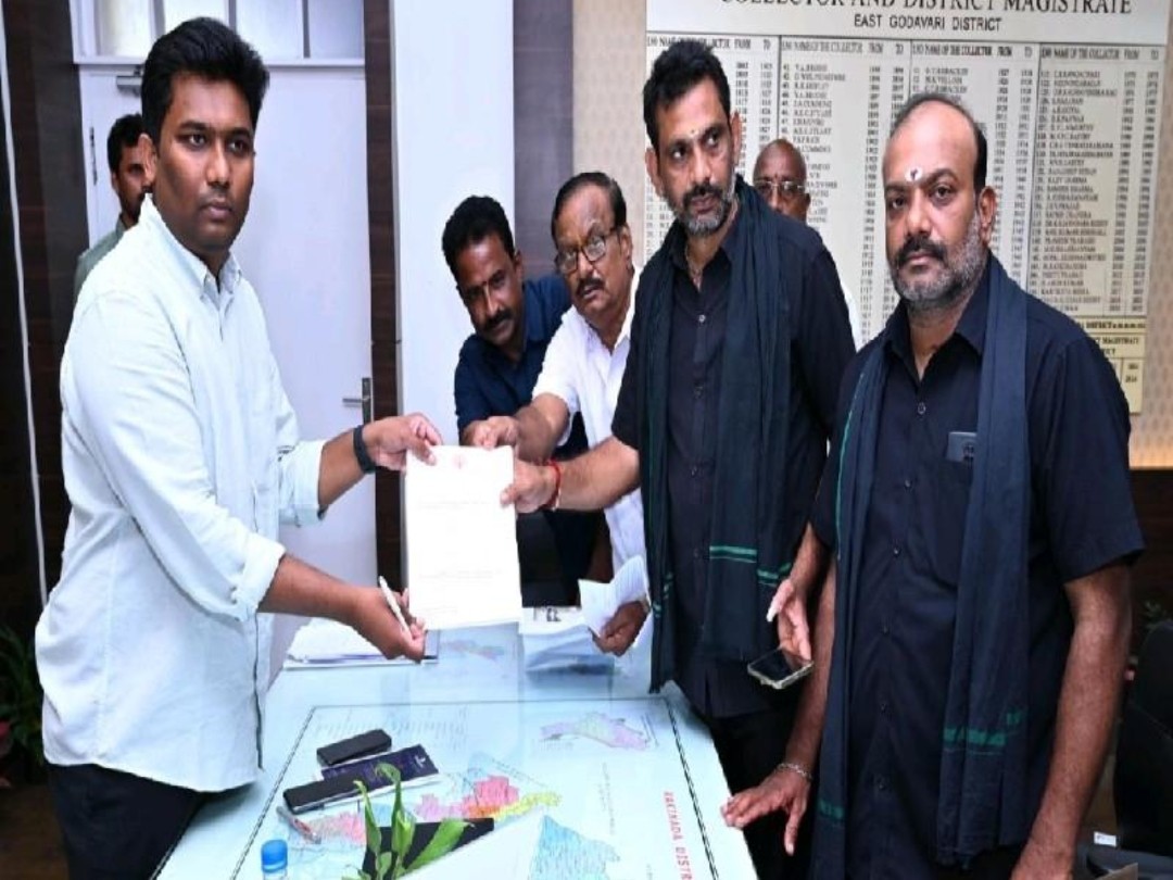 శిథిల కాజ్వే మరమ్మతులకు నిధులు ఇవ్వండి