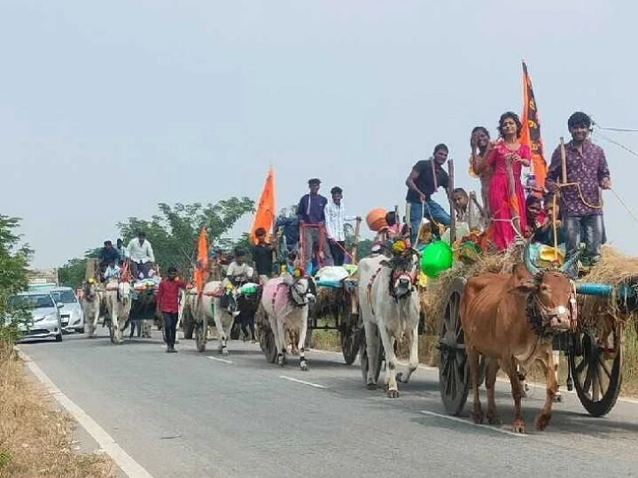 కురుమూర్తి ఉద్దాల మహోత్సవం.. ఎద్దుల బండ్లపై ప్రయాణం